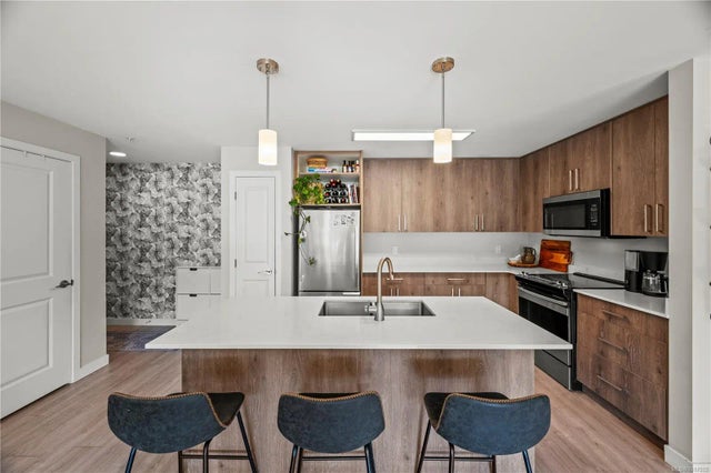 2 of 27 - 100 Presley Pl 202, View Royal, BC