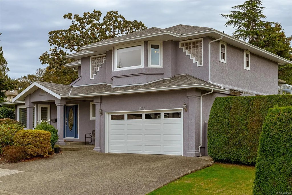 1405 Anna Clare Pl, Saanich