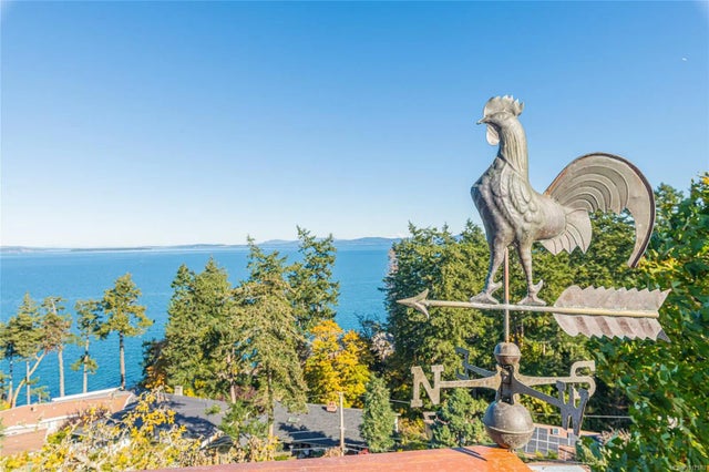 2 of 62 - 4727 Treetop Hts, Saanich, BC