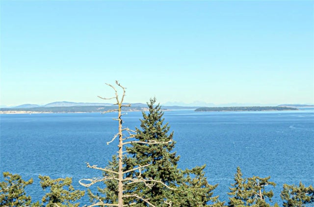 3 of 62 - 4727 Treetop Hts, Saanich, BC