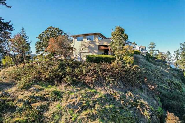 4 of 62 - 4727 Treetop Hts, Saanich, BC