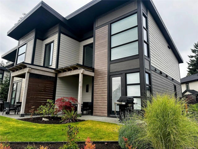 1 of 52 - 1175 Resort Dr 7, Parksville, BC