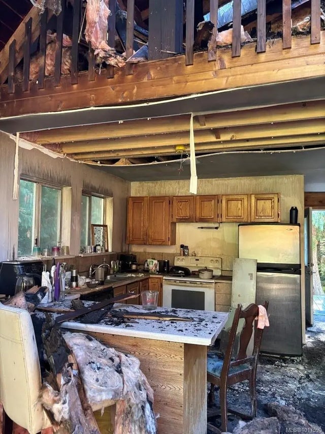 5 of 10 - 720 Spider Lake Rd, Qualicum Beach, BC