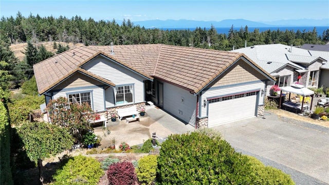 2 of 40 - 4124 Gulfview Dr, Nanaimo, BC