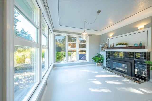 4 of 41 - 328 Seventh St, Nanaimo, BC