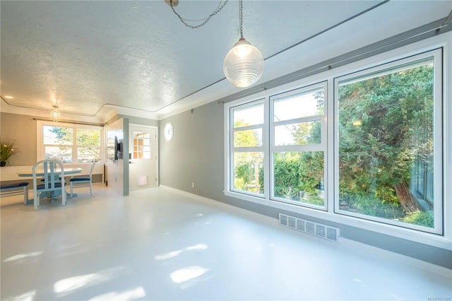 5 of 41 - 328 Seventh St, Nanaimo, BC