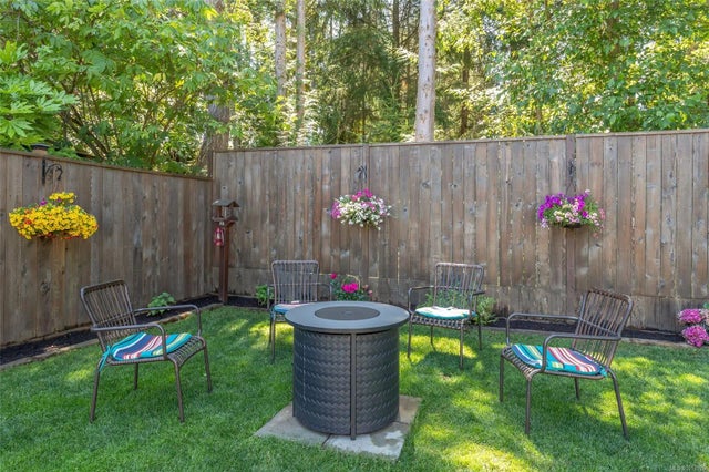 4 of 45 - 6421 Portsmouth Rd, Nanaimo, BC