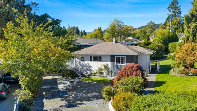 1 of 42 - 28 Cottonwood St, Lake Cowichan, BC