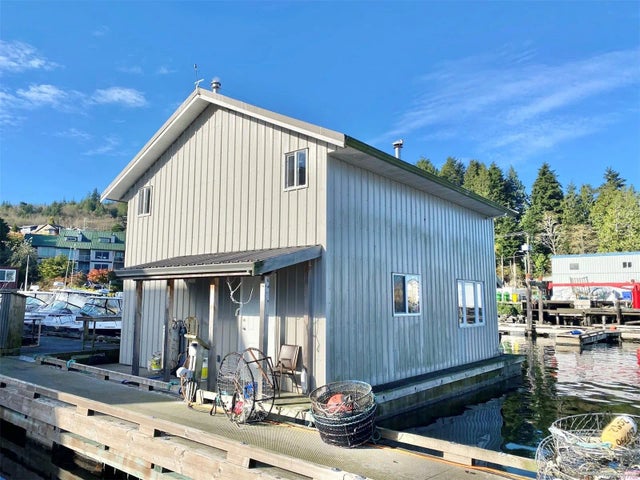 4 of 14 - 630 Campbell St, Tofino, BC