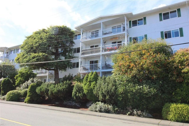 1 of 21 - 9942 Daniel St 303, Chemainus, BC