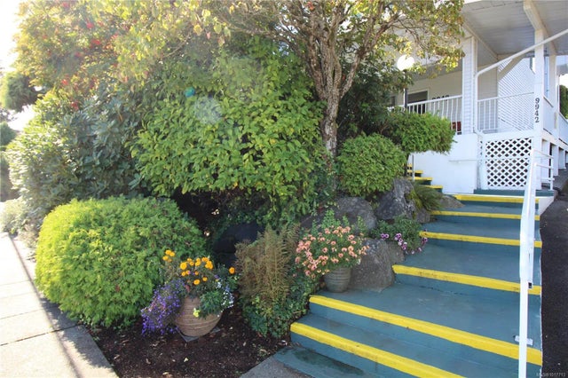 2 of 21 - 9942 Daniel St 303, Chemainus, BC