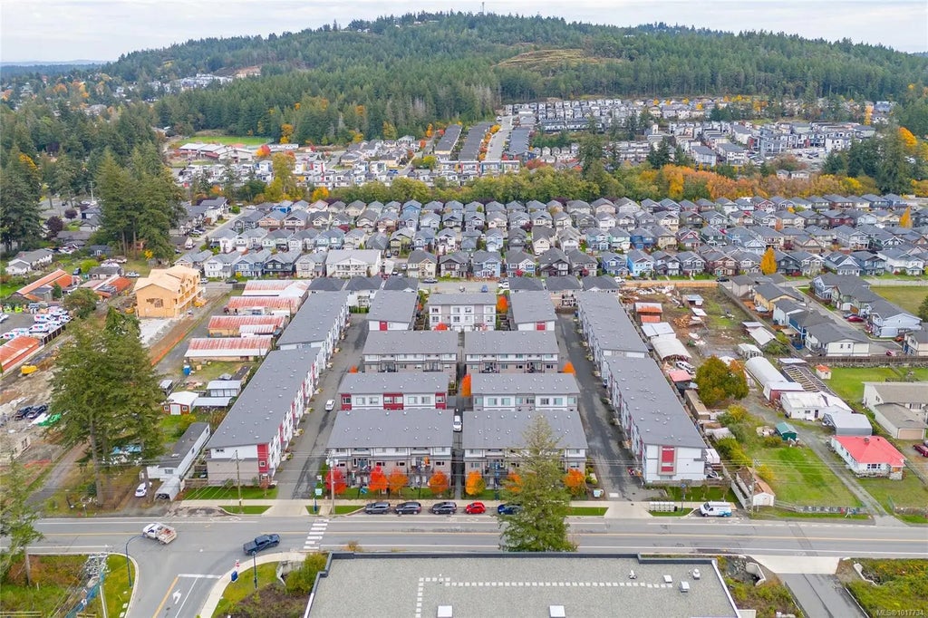 3351 Luxton Rd 1201, Langford