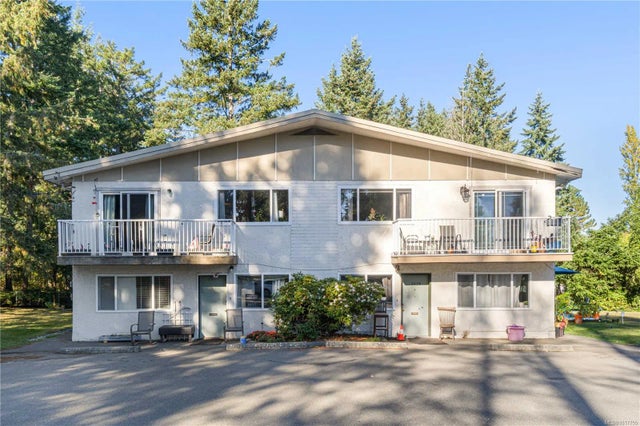 2 of 43 - 5430/5432 Bergen Op Zoom Dr, Nanaimo, BC