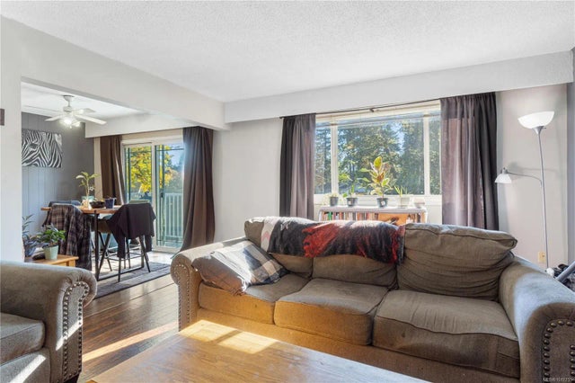 4 of 43 - 5430/5432 Bergen Op Zoom Dr, Nanaimo, BC