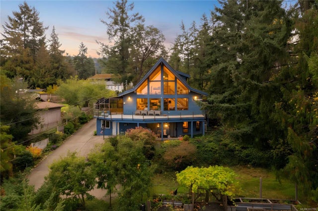 1 of 60 - 6869 Philip Rd, Lantzville, BC