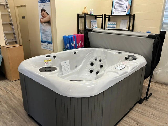 2 of 5 - 1343 Alberni Hwy 15, Parksville, BC