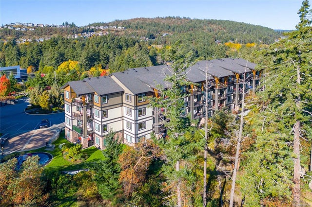 2 of 36 - 290 Wilfert Rd 201, View Royal, BC