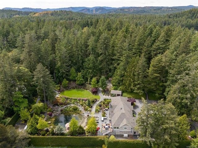 4 of 97 - 441 Glendower Rd, Saanich, BC