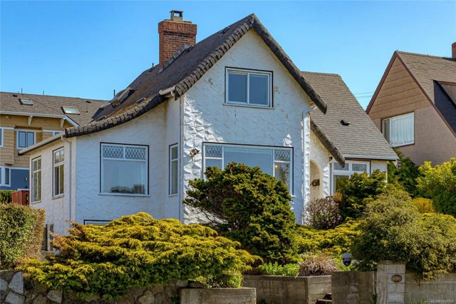 2 of 64 - 690 Dallas Rd, Victoria, BC