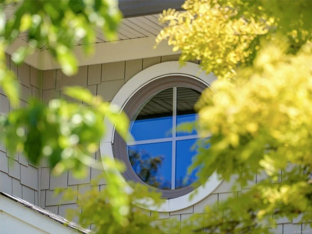 4 of 62 - 3215 Henderson Rd, Oak Bay, BC