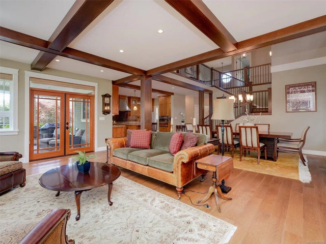 5 of 62 - 3215 Henderson Rd, Oak Bay, BC