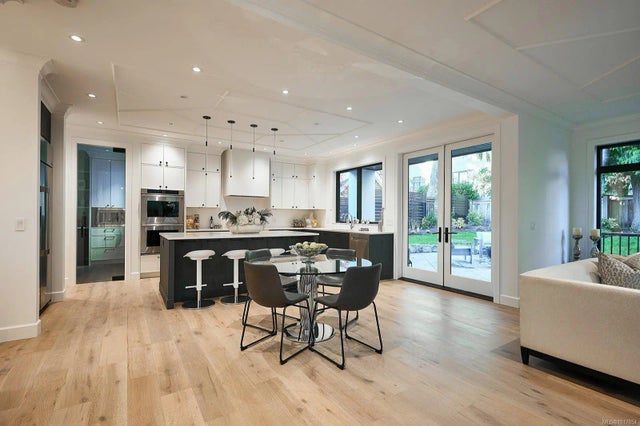 4 of 39 - 2314 Windsor Rd, Oak Bay, BC