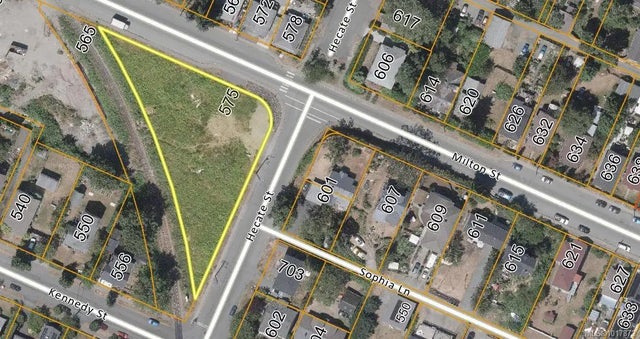 1 of 5 - 575 Milton St, Nanaimo, BC