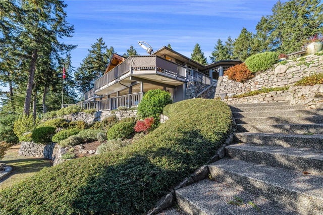 2 of 63 - 220 Scott Point Dr, Salt Spring, BC