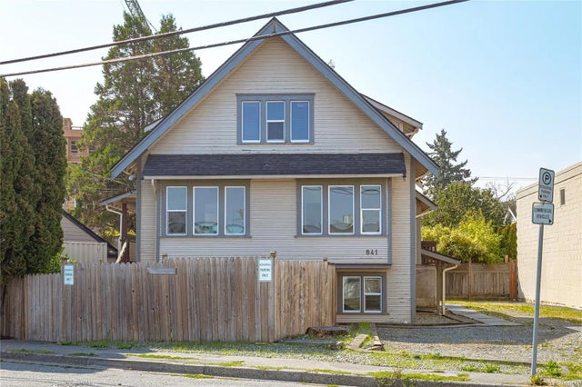 2 of 51 - 841 Viewfield Rd, Esquimalt, BC