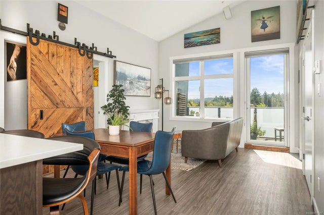 1 of 57 - 525 Third St 301, Nanaimo, BC