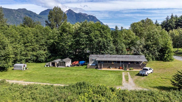 1 of 29 - 701 Kelsey Way, Sayward, BC