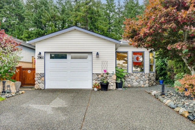 1 of 28 - 3960 Valewood Dr, Nanaimo, BC