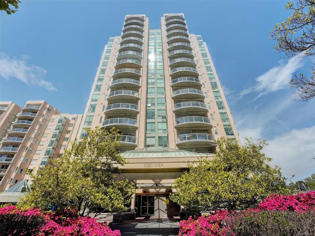 1020 View St 1303, Victoria