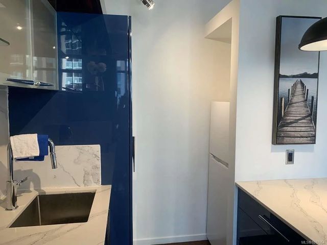 5 of 6 - 1029 View St 605, Victoria, BC