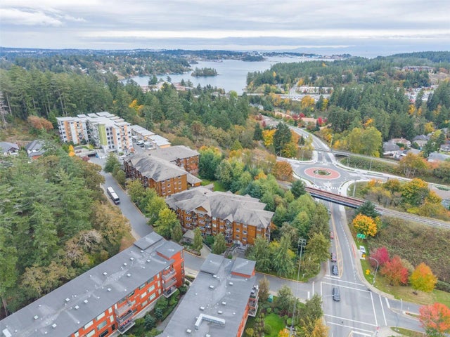 2 of 66 - 101 Nursery Hill Dr 303, View Royal, BC