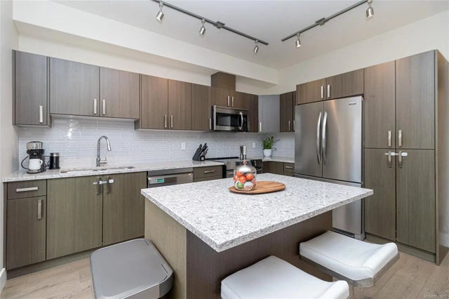 3 of 42 - 1900 Watkiss Way 5, View Royal, BC