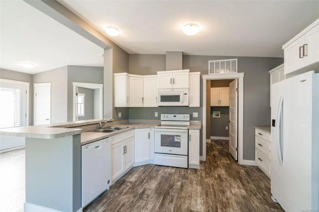 2 of 43 - 6325 Metral Dr 138, Nanaimo, BC