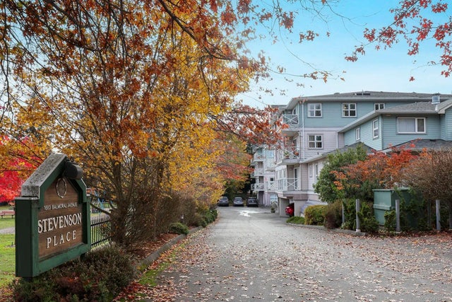 1 of 29 - 1683 Balmoral Ave 403, Comox, BC