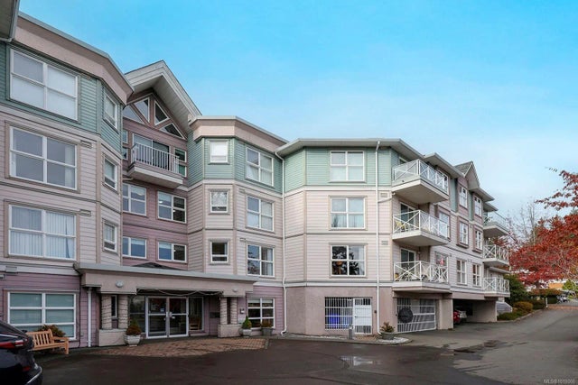 2 of 29 - 1683 Balmoral Ave 403, Comox, BC