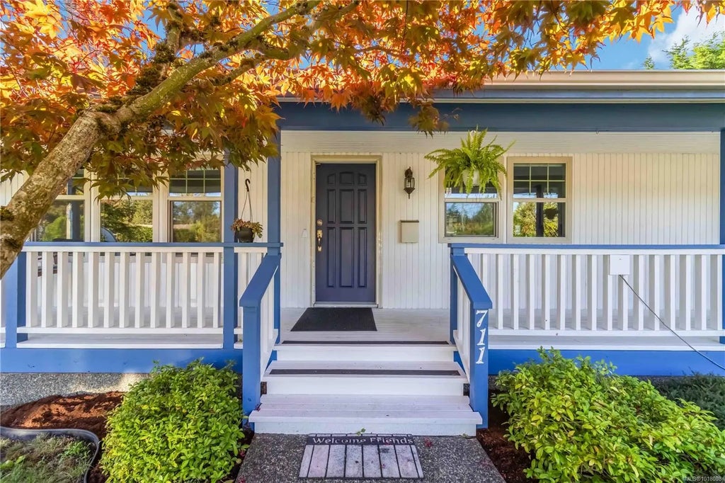 711 Miller Ave, Saanich