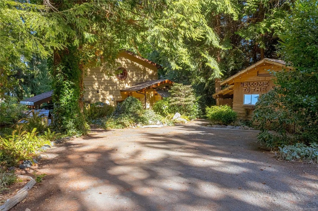235 Spearfish Rd, Qualicum Beach