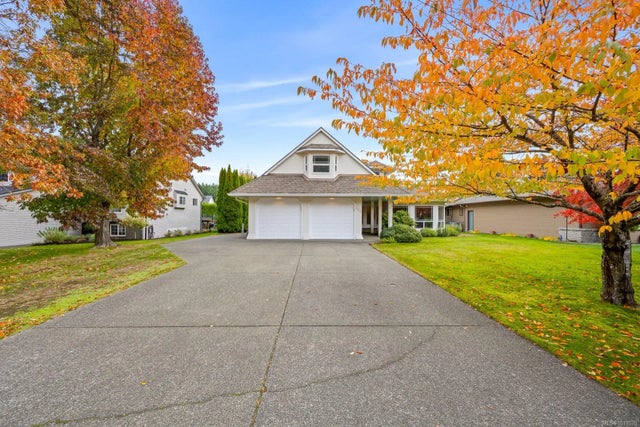 2 of 75 - 804 Highridge Crt, Comox, BC