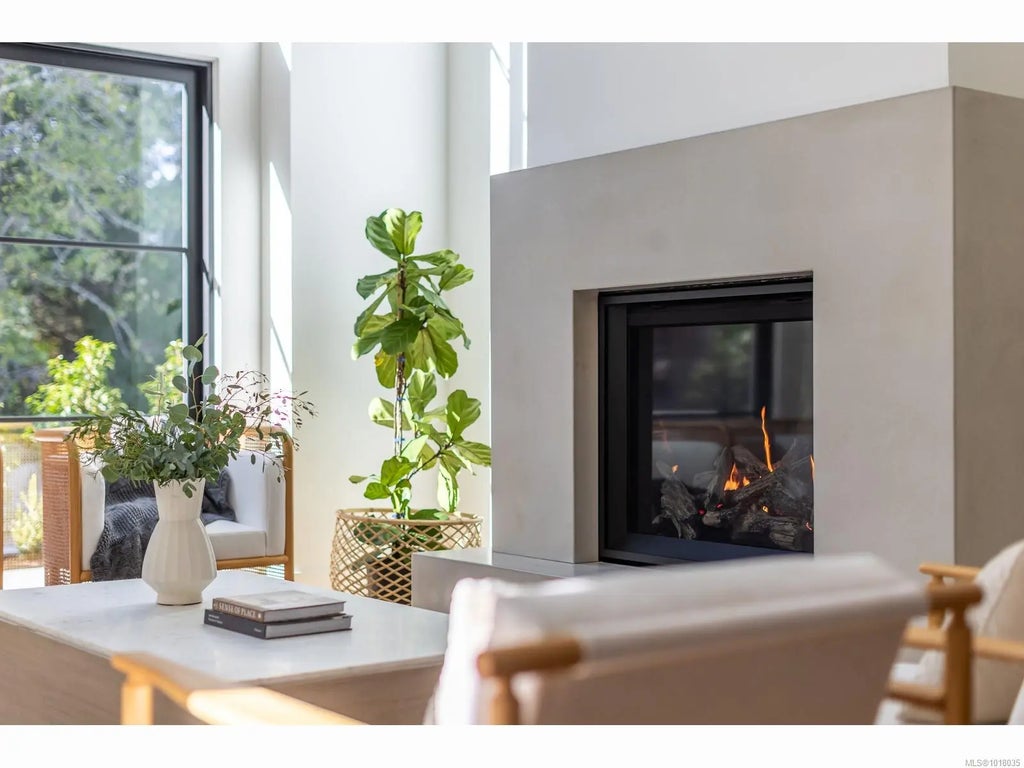 634 Hemlock St, Qualicum Beach