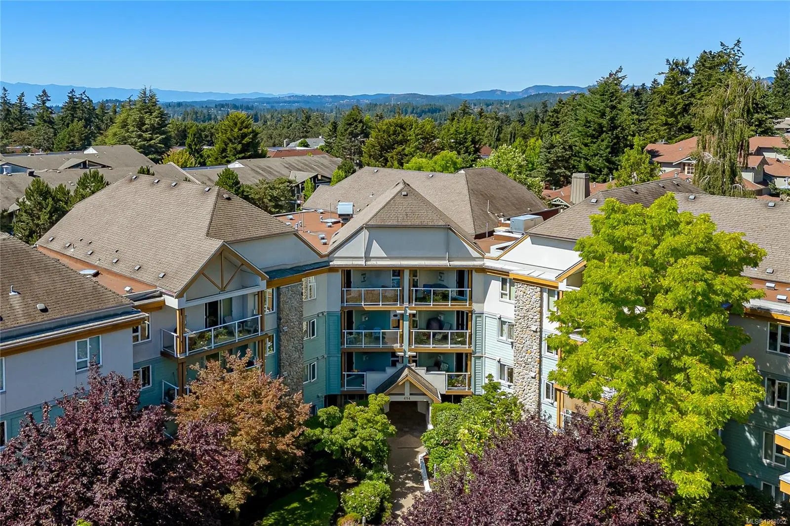 1018052, Residential, 494 Marsett Pl 211, Saanich, BC, Park Royal Place, , V8Z 7J1