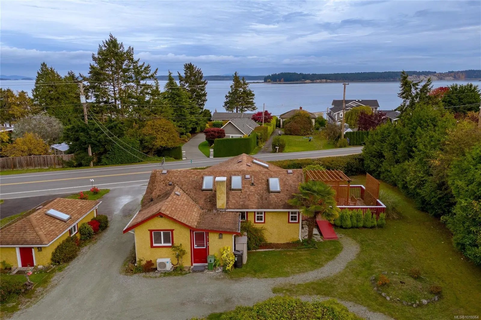 Residential Real Estate for Sale at 8576 Lochside Dr in the city of North Saanich by MLS #1018064