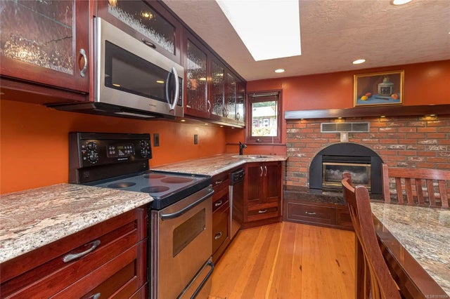 2 of 40 - 8576 Lochside Dr, North Saanich, BC