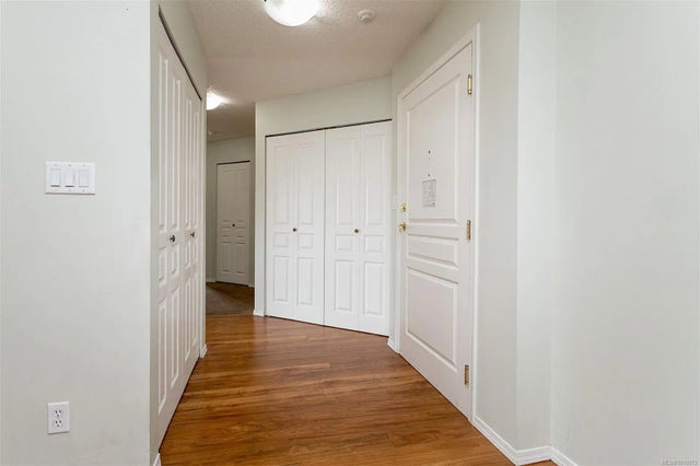 2 of 25 - 898 Vernon Ave 405, Saanich, BC