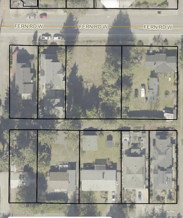 5 of 10 - 172 Fern Rd W, Qualicum Beach, BC