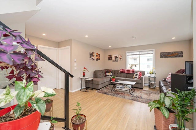 4 of 40 - 50 King George St N 1, Lake Cowichan, BC