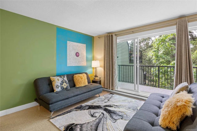 1 of 34 - 111 Wall St 10, Nanaimo, BC